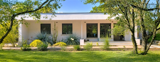 Maison 5 pièces 195 m² · à Saint-Restitut · 195 m² · 1 050 000 €
