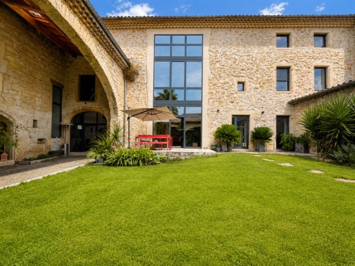 Maison 17 pièces 422 m² · à Montélimar · 422 m² · 1 240 000 €