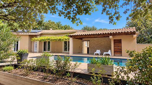 Maison 5 pièces 177 m² · à Rochegude · 177 m² · 615 000 €
