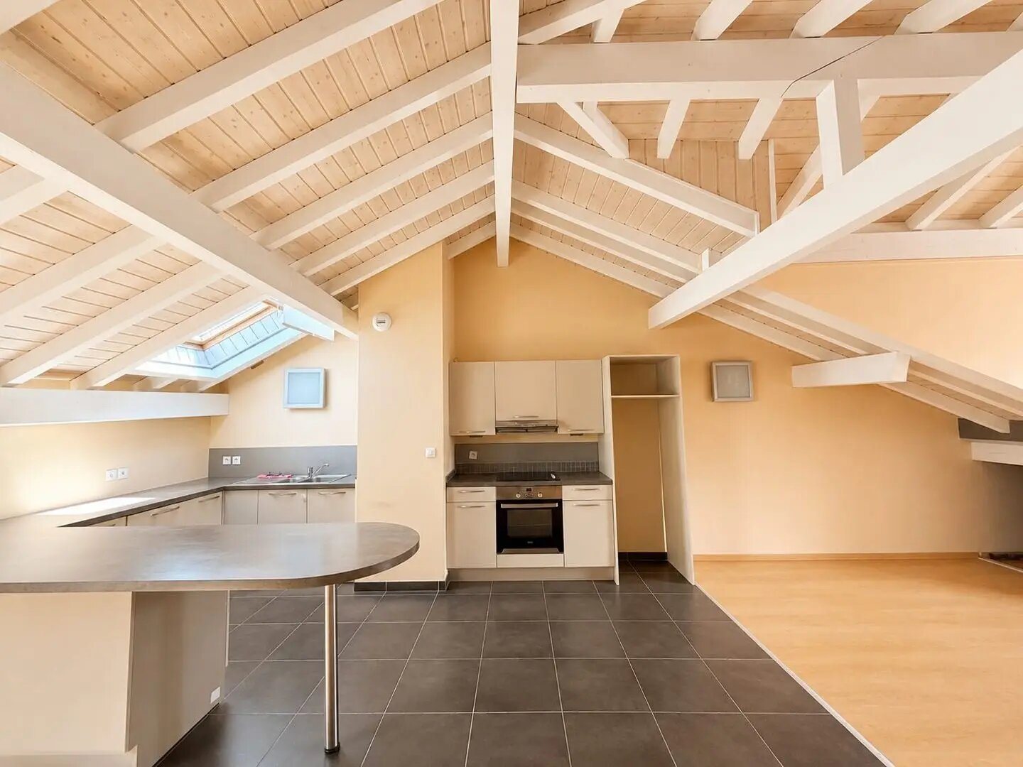 Appartement à vendre, 81m², Cessy