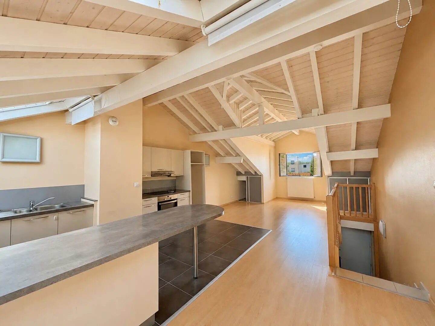 Appartement à vendre, 81m², Cessy