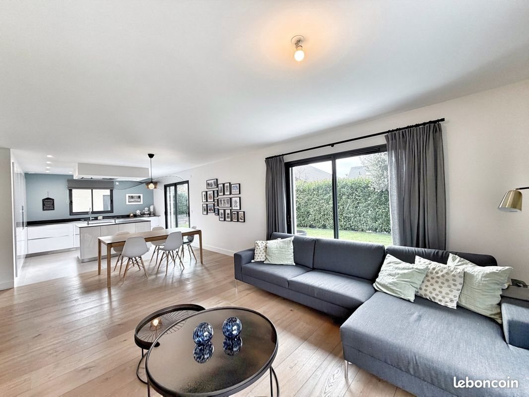 Maison à vendre, 162m², Prévessin-Moëns