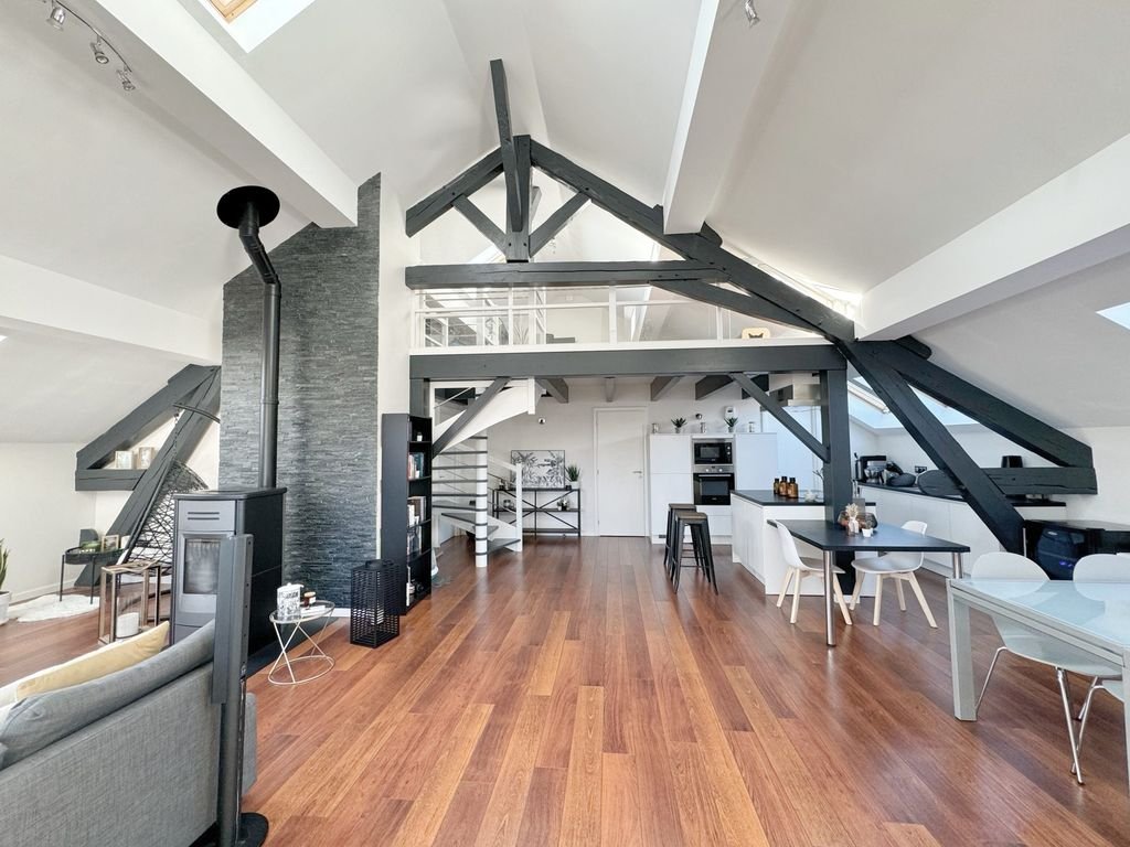 Appartement à louer, 91m², Cessy