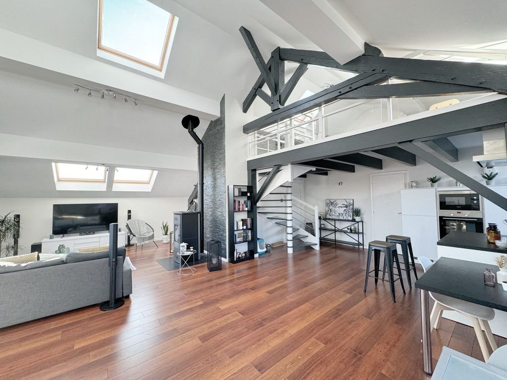 Appartement à louer, 91m², Cessy