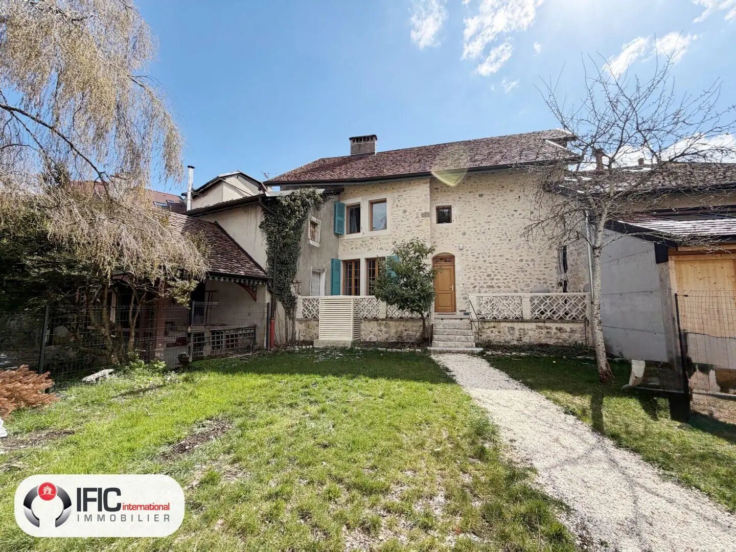 Maison à vendre, 251m², Gex