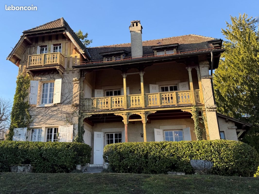 Maison à vendre, 236m², Gex