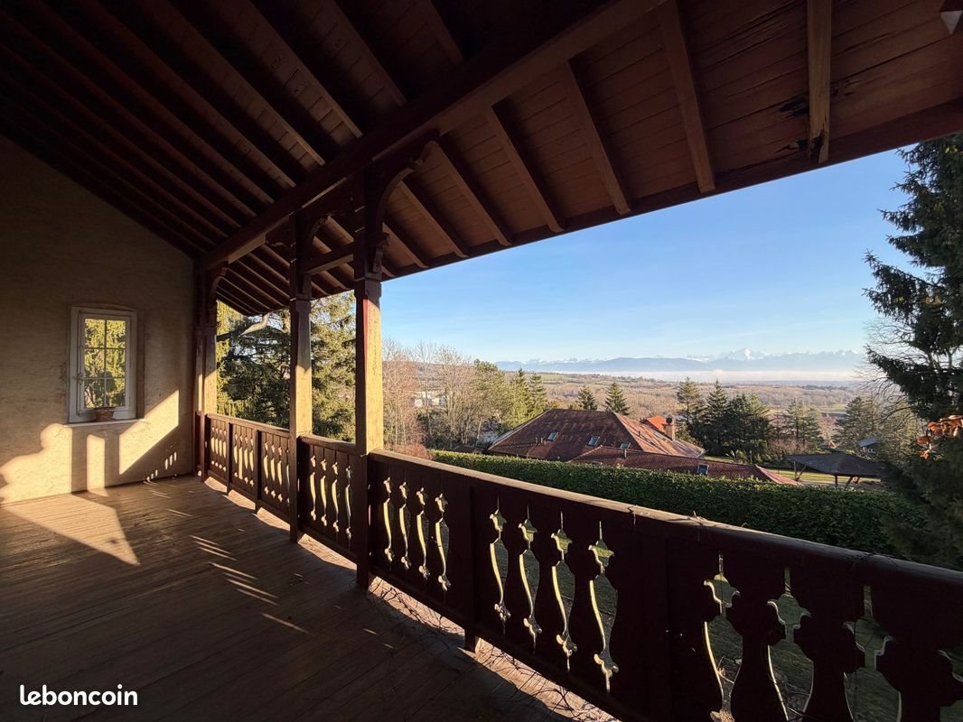 Maison à vendre, 236m², Gex