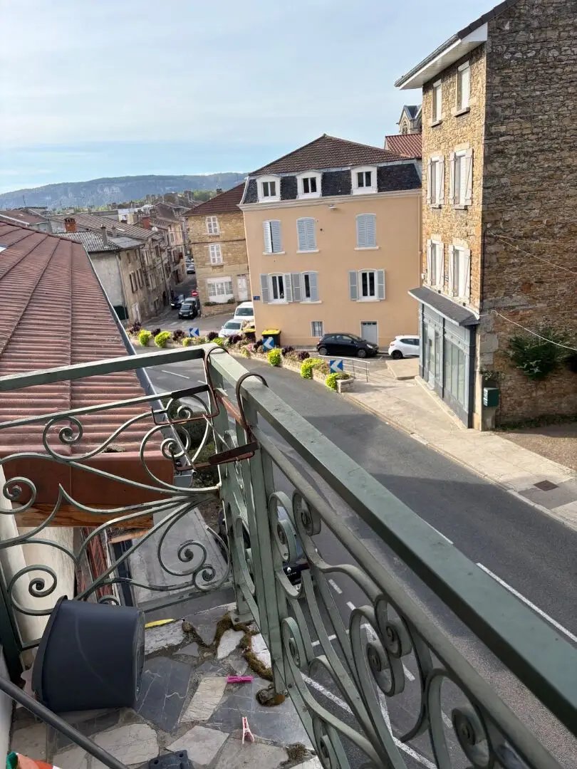 Appartement à louer, 85m², Lagnieu