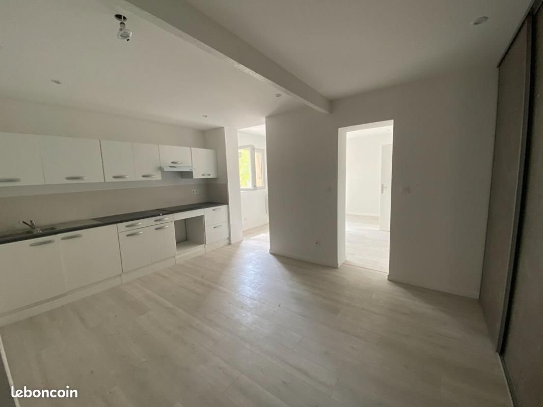 Appartement à louer, 61m², Pia