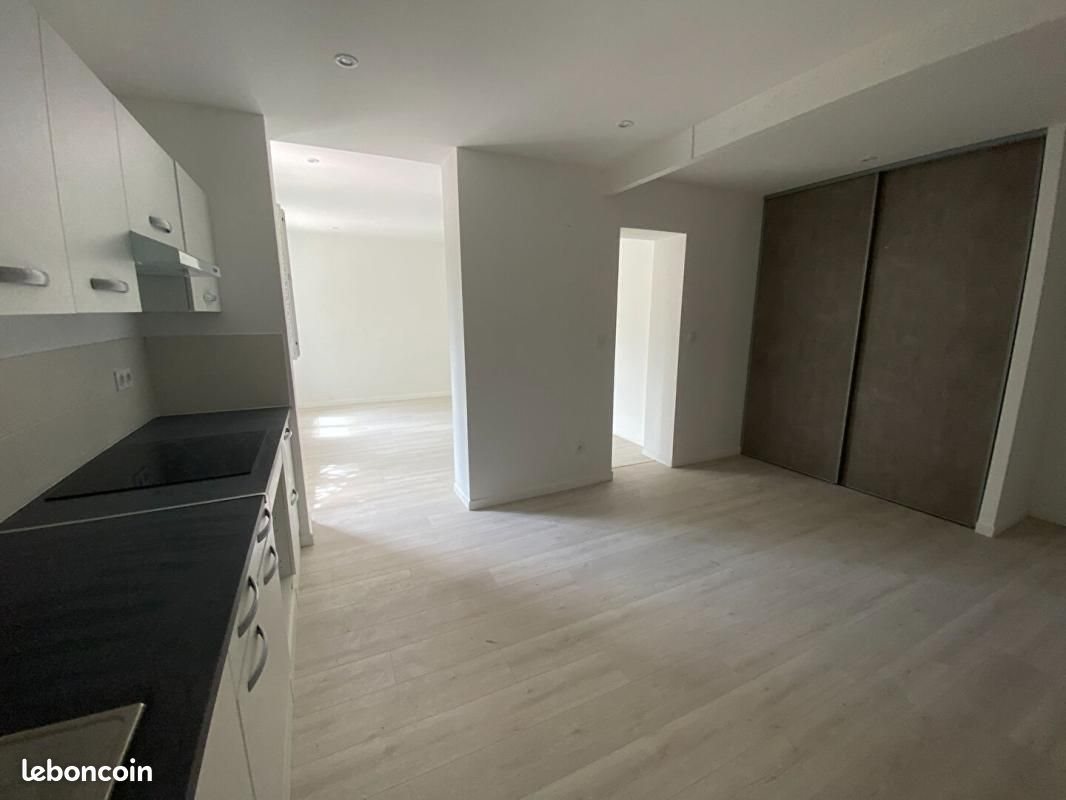 Appartement à louer, 61m², Pia