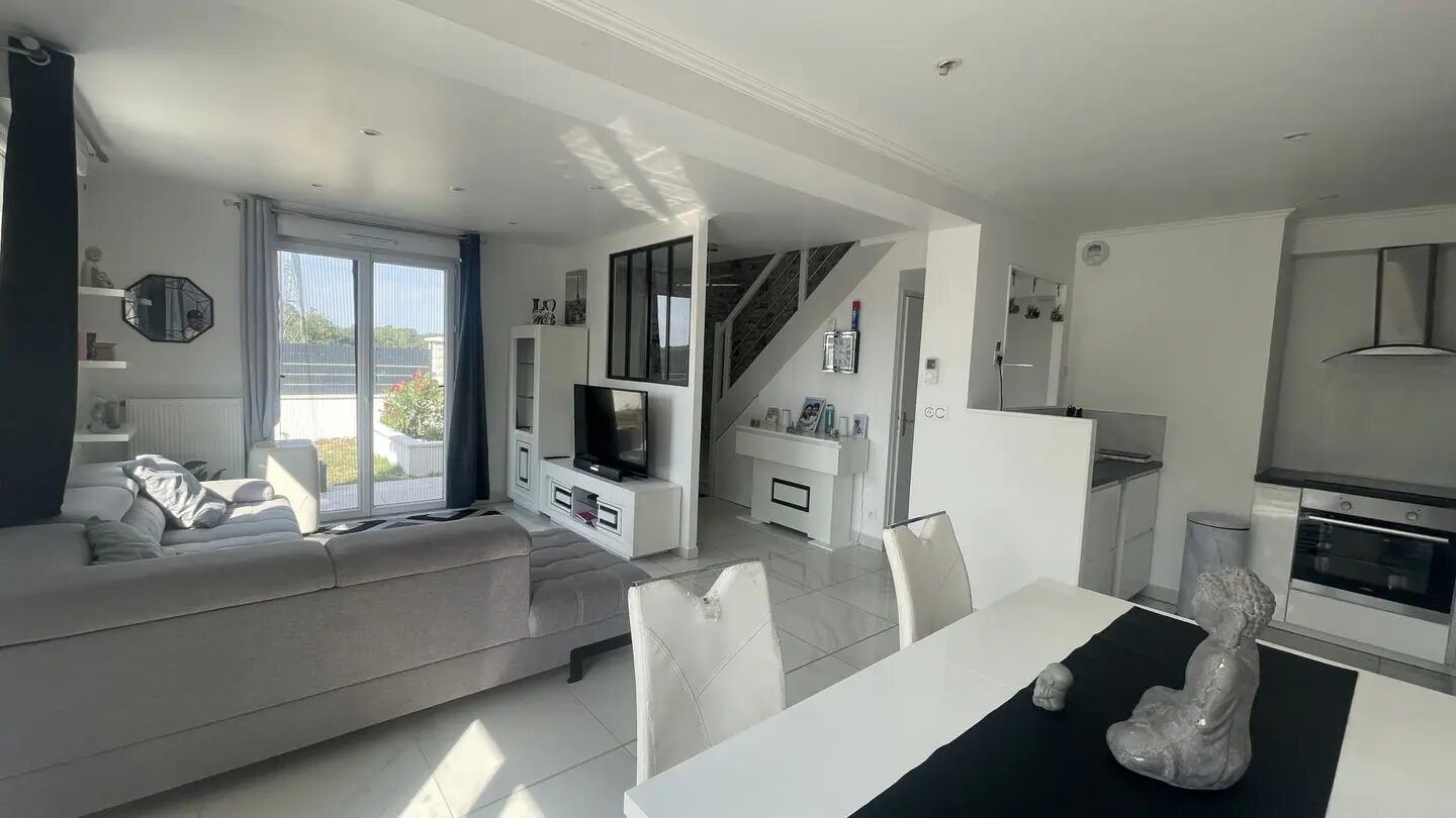 Maison à vendre, 76m², Beynes