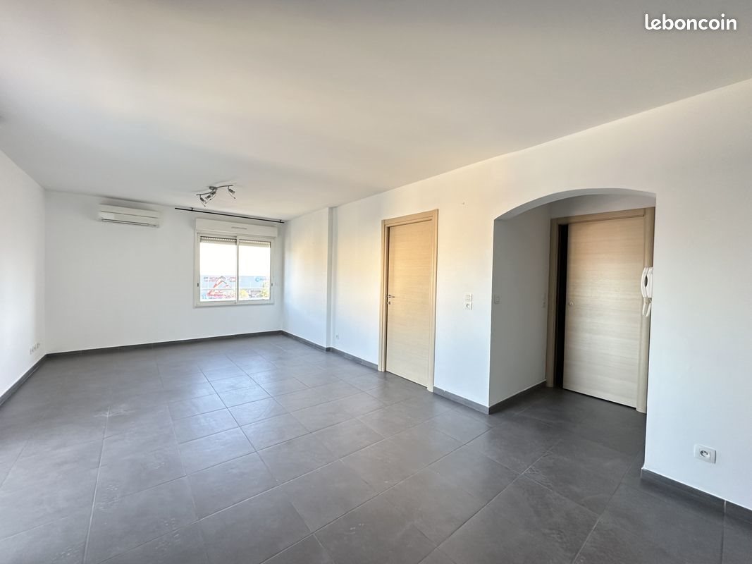 Appartement à louer, 45m², Biguglia