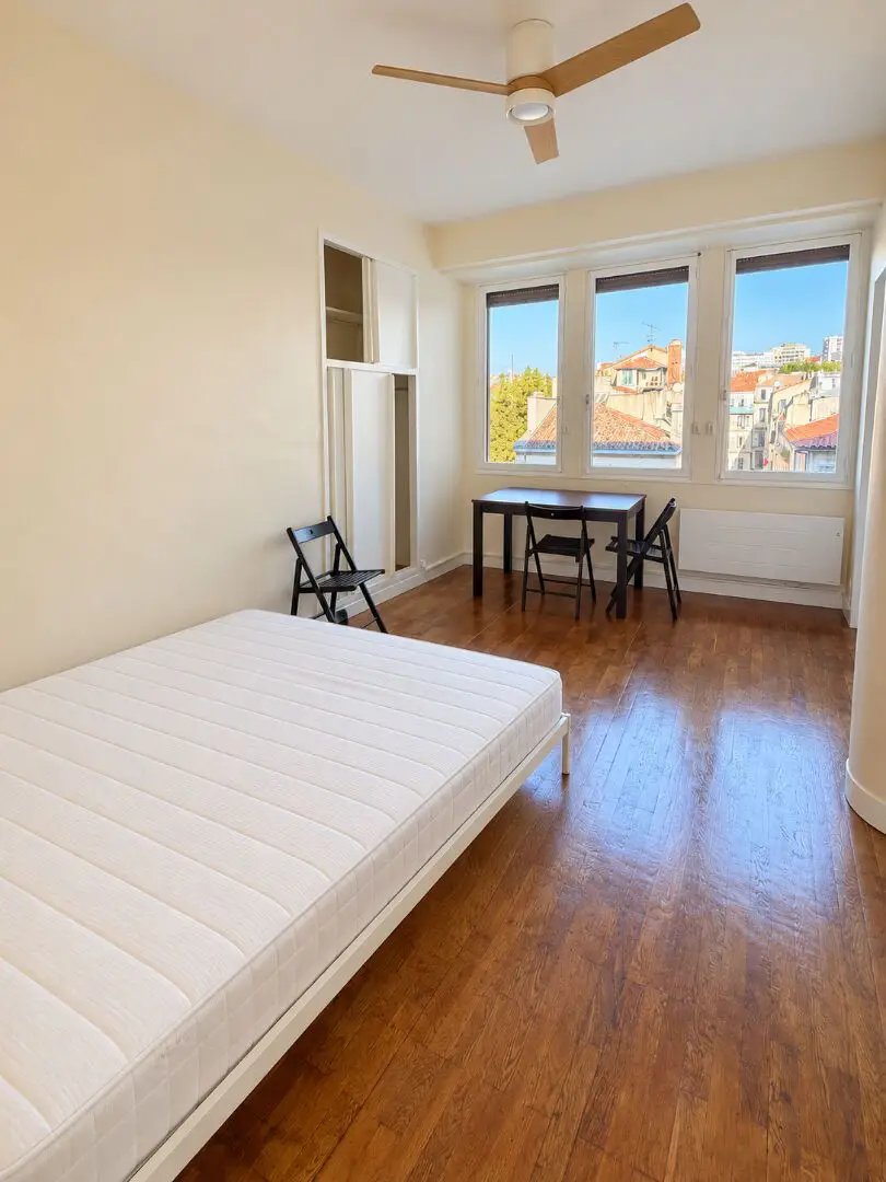 Appartement à louer, 25m², Marseille 1er