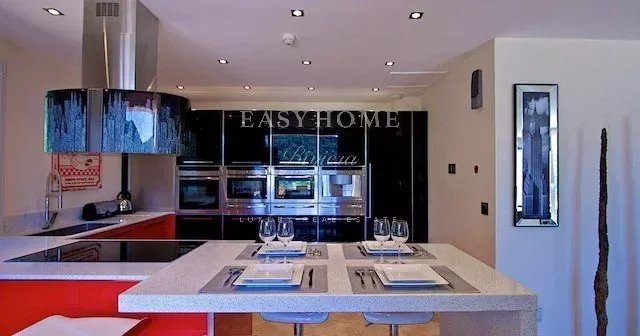 Maison à vendre, 391m², Grasse