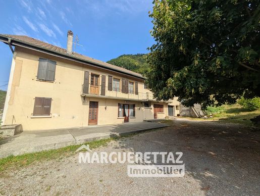 Maison 10 pièces 355 m² · à Saint-Jeoire · 355 m² · 630 000 €