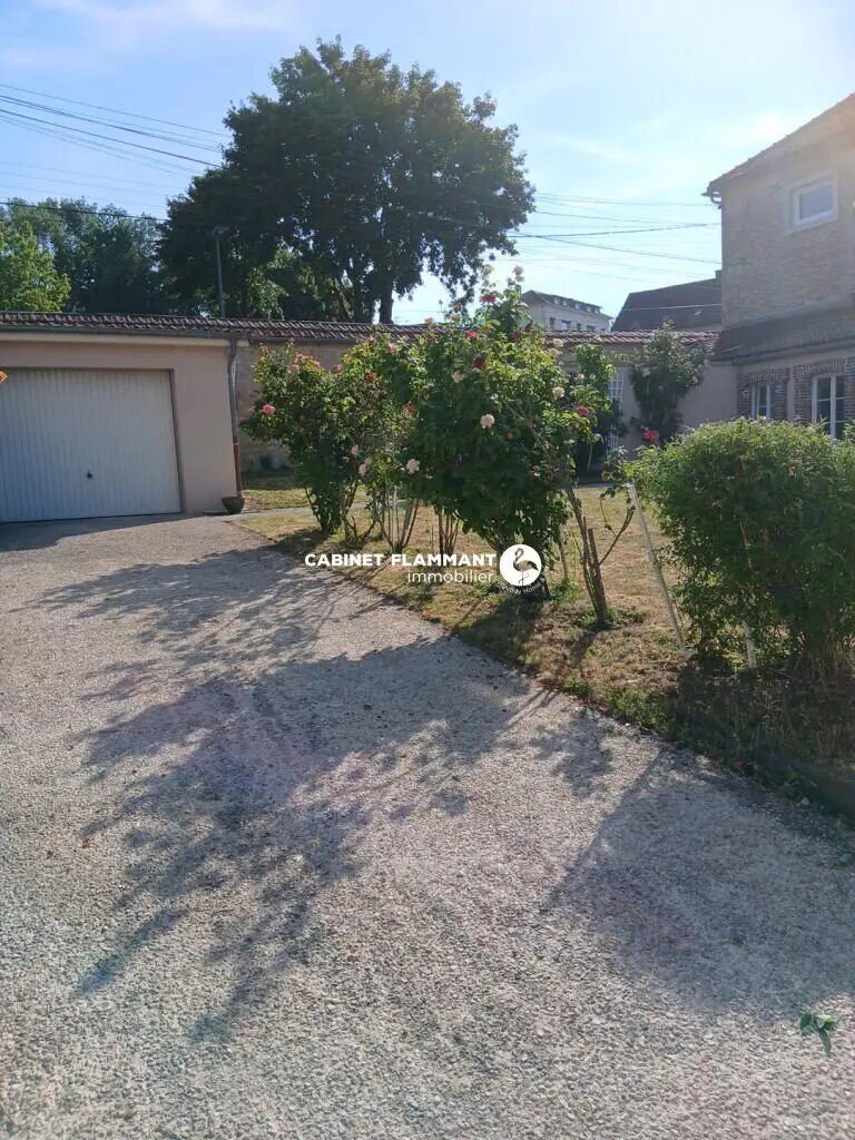 Maison à vendre, 340m², Montbard