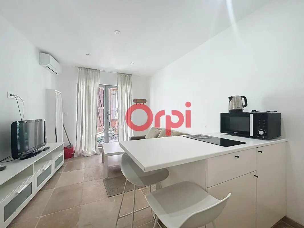 Maison à louer, 22m², Le Plan-de-la-Tour