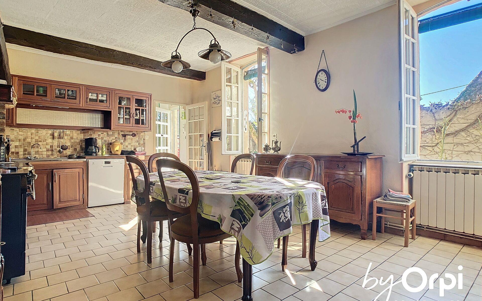 Maison à vendre, 215m², Montaigut-en-Combraille