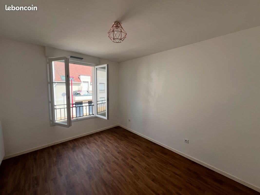 Appartement à louer, 58m², Linas