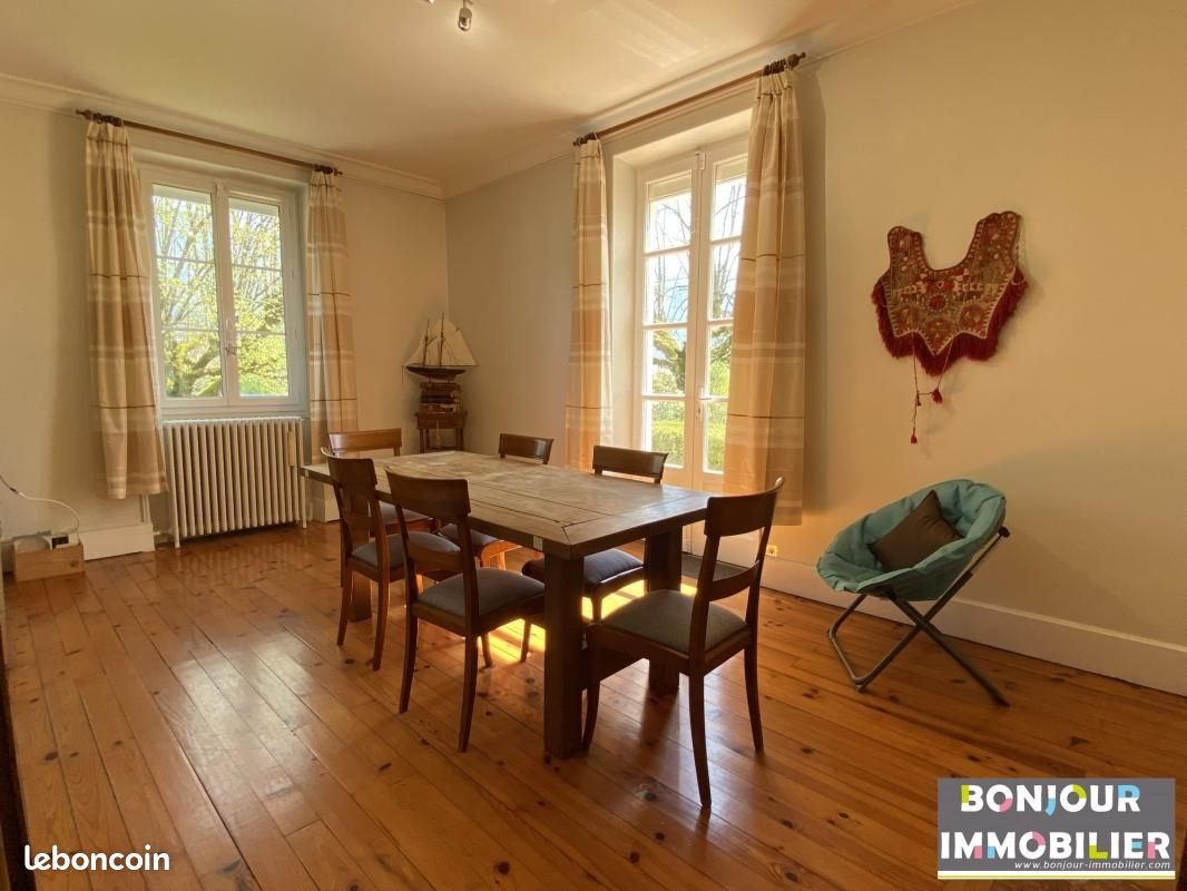 Maison à louer, 176m², Entre-deux-Guiers