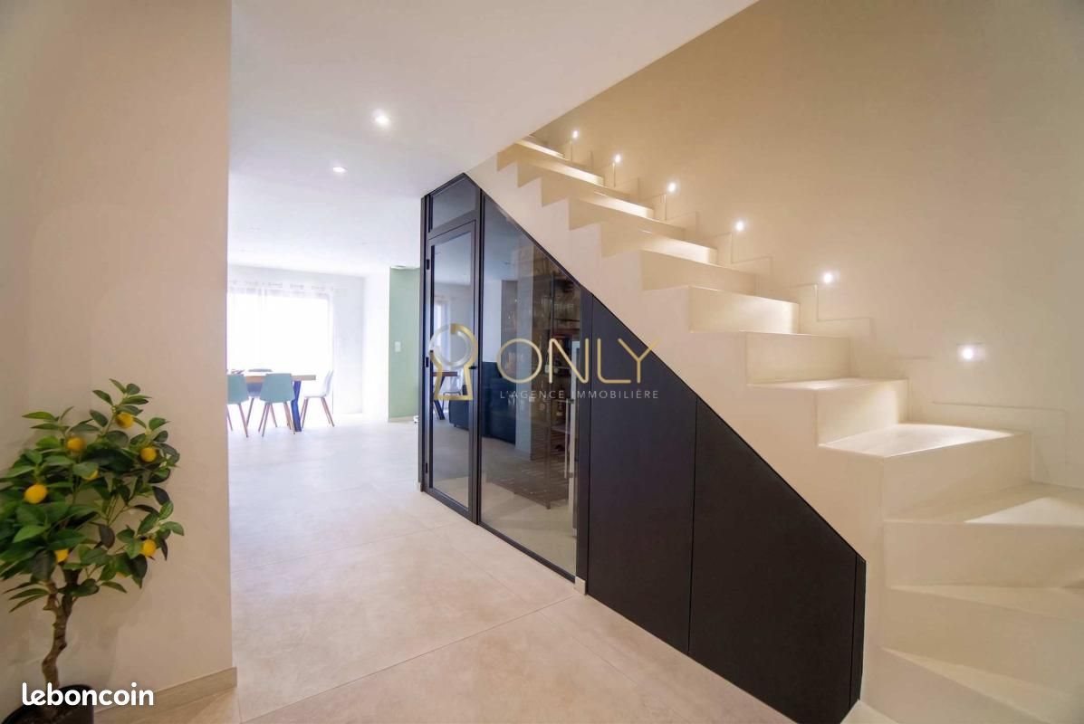 Maison à vendre, 115m², Fareins