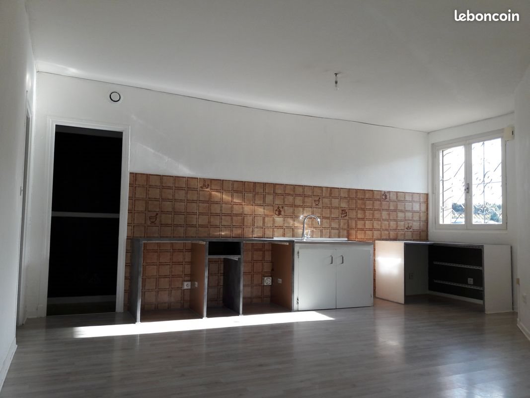 Appartement à louer, 55m², Villemolaque