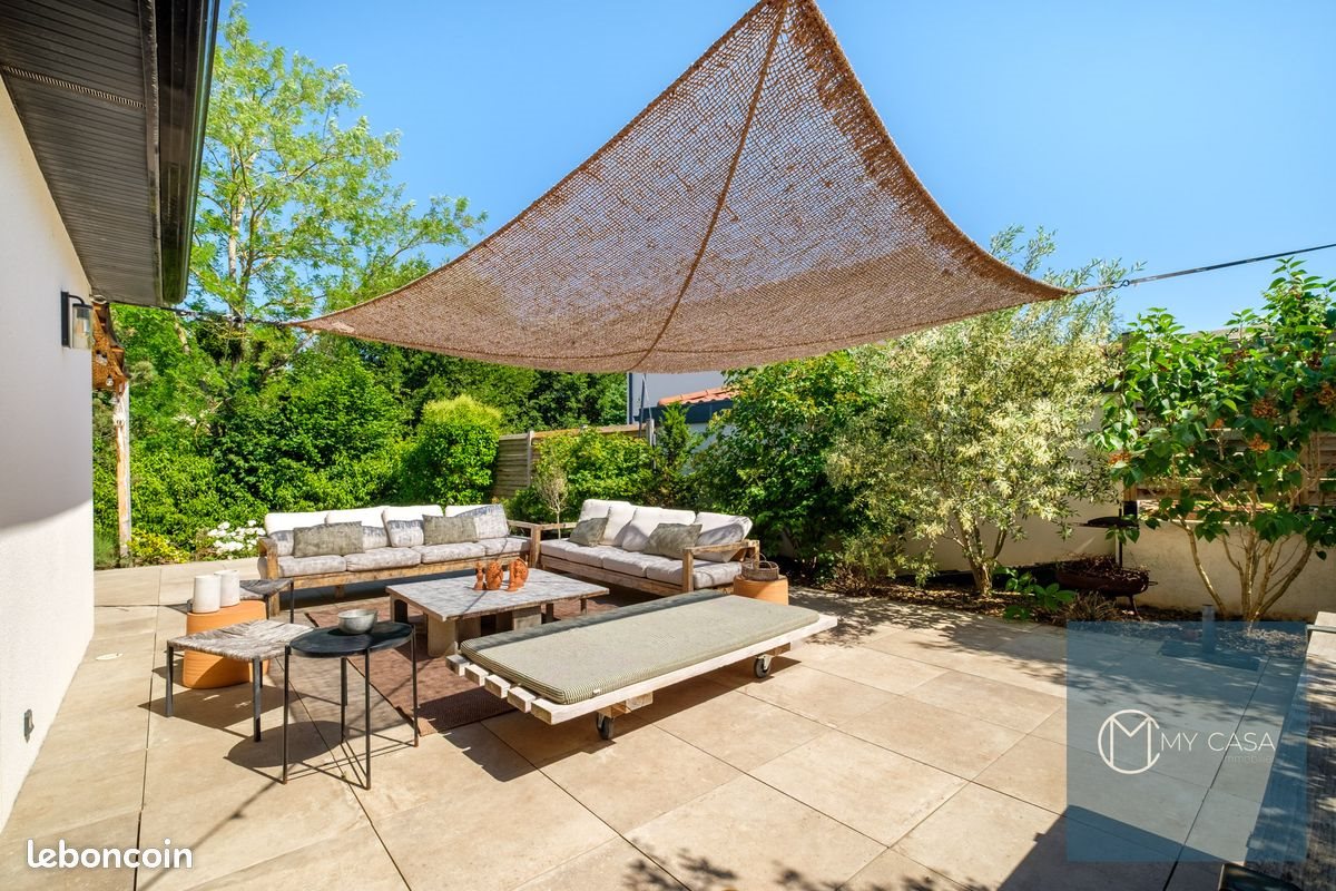 Maison à vendre, 179m², Lissieu
