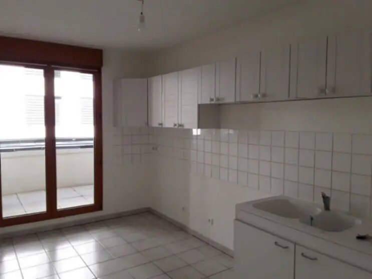 Appartement à louer, 77m², Bron