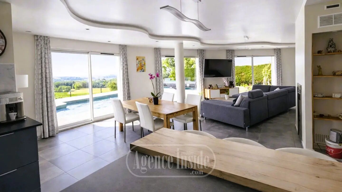 Maison à vendre, 220m², Challex