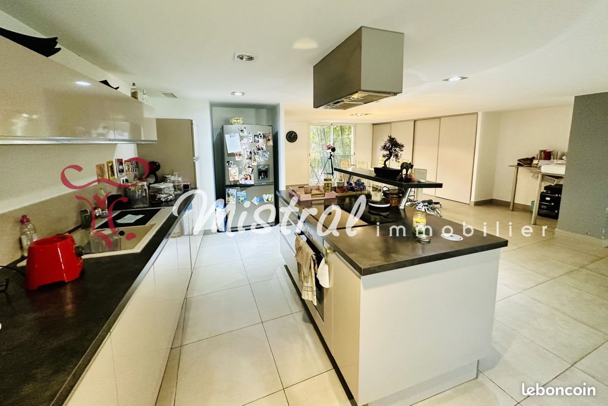 Appartement à vendre, 154m², Aigues-Mortes