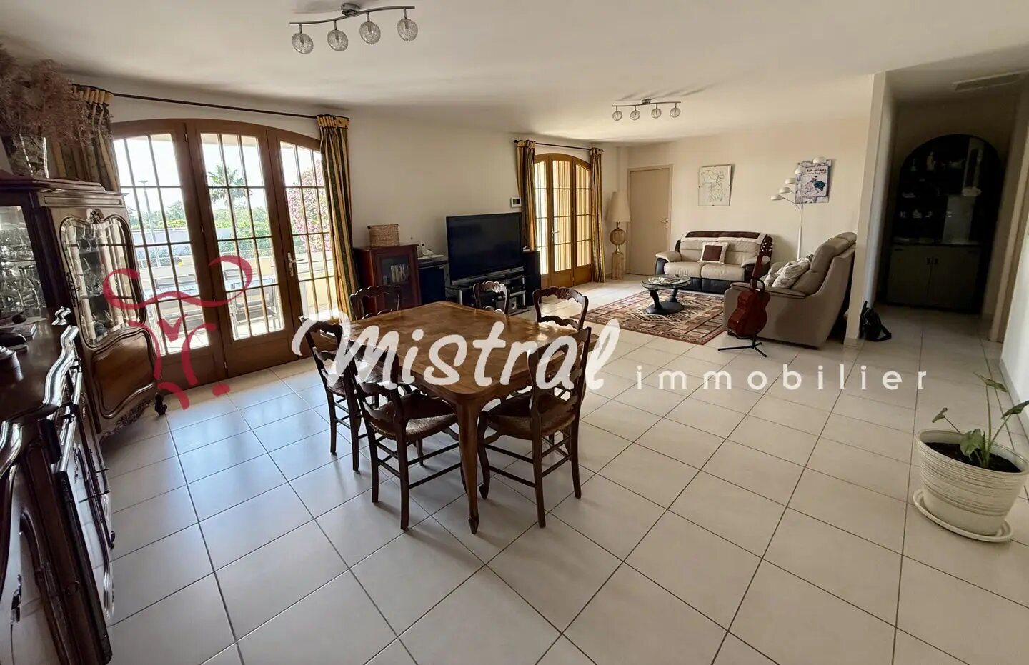 Maison à vendre, 176m², Saint-Laurent-d'Aigouze