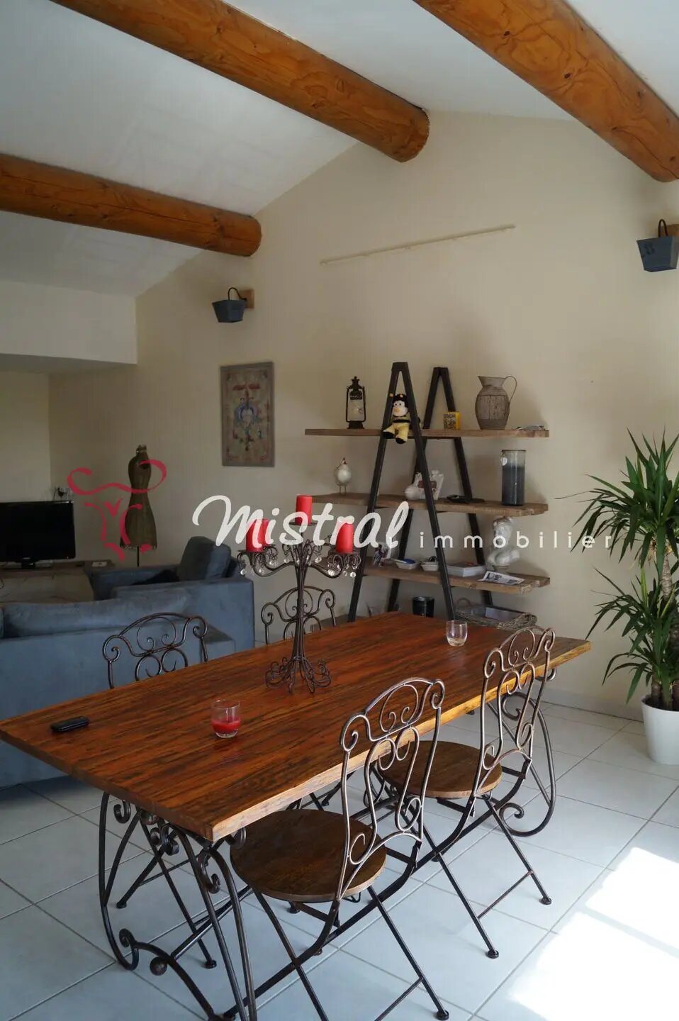 Appartement à louer, 85m², Saint-Laurent-d'Aigouze