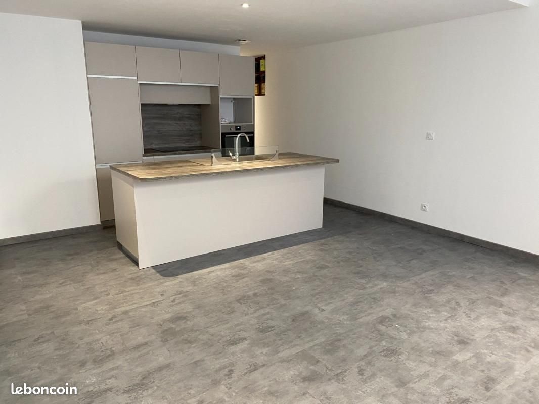Appartement à louer, 70m², Romans-sur-Isère