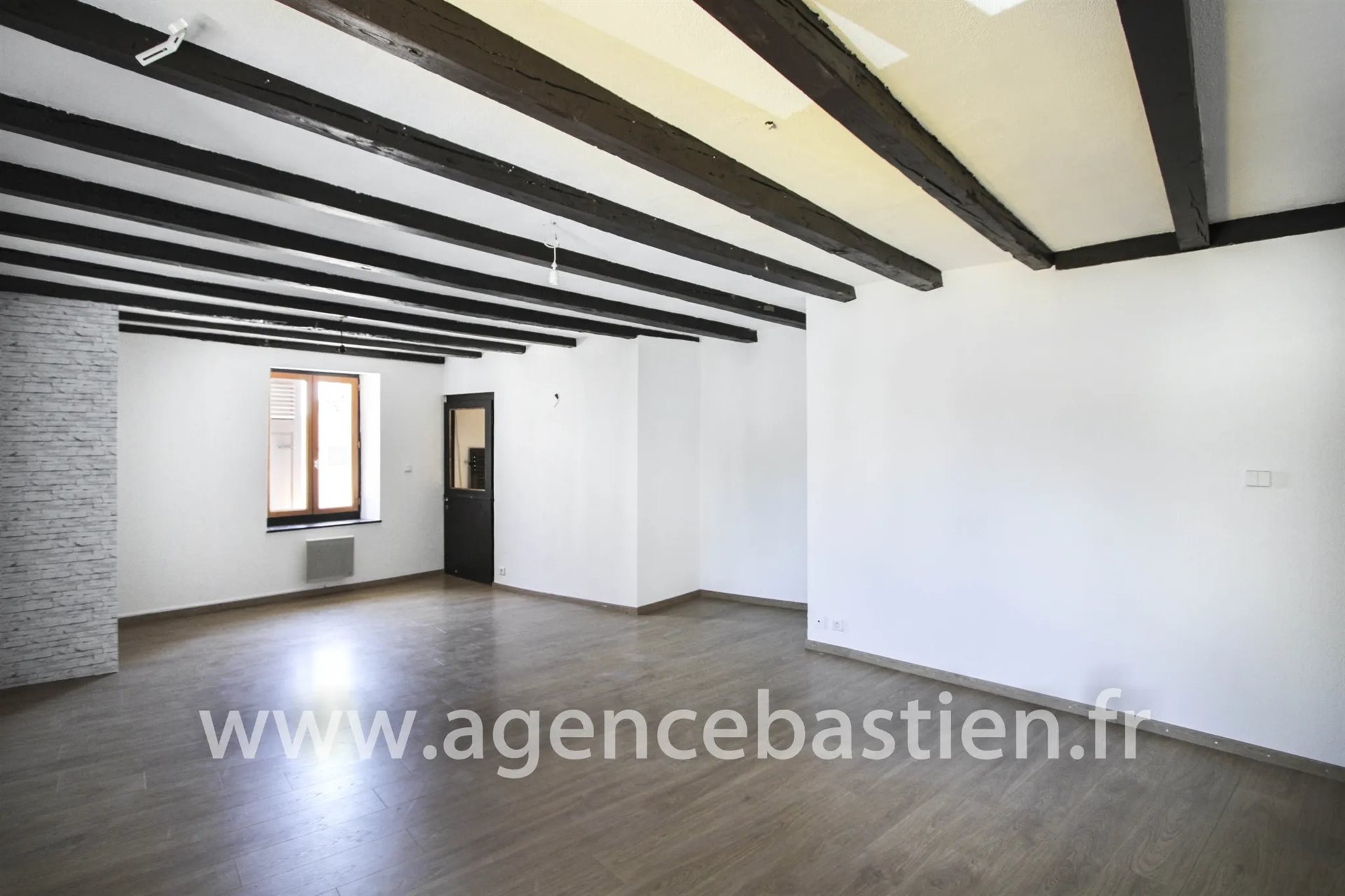 Appartement à louer, 90m², Péron