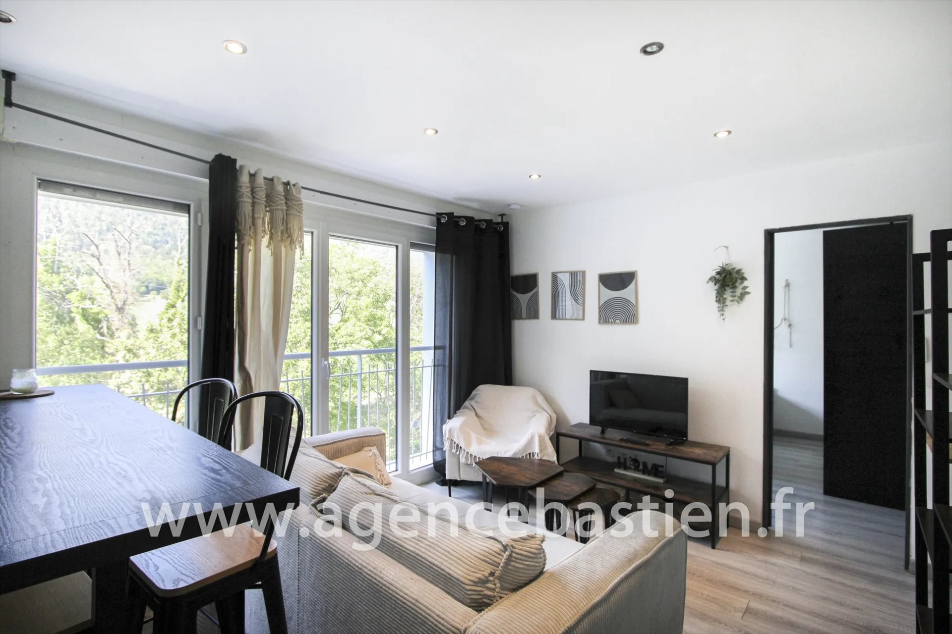Appartement à louer, 31m², Gex