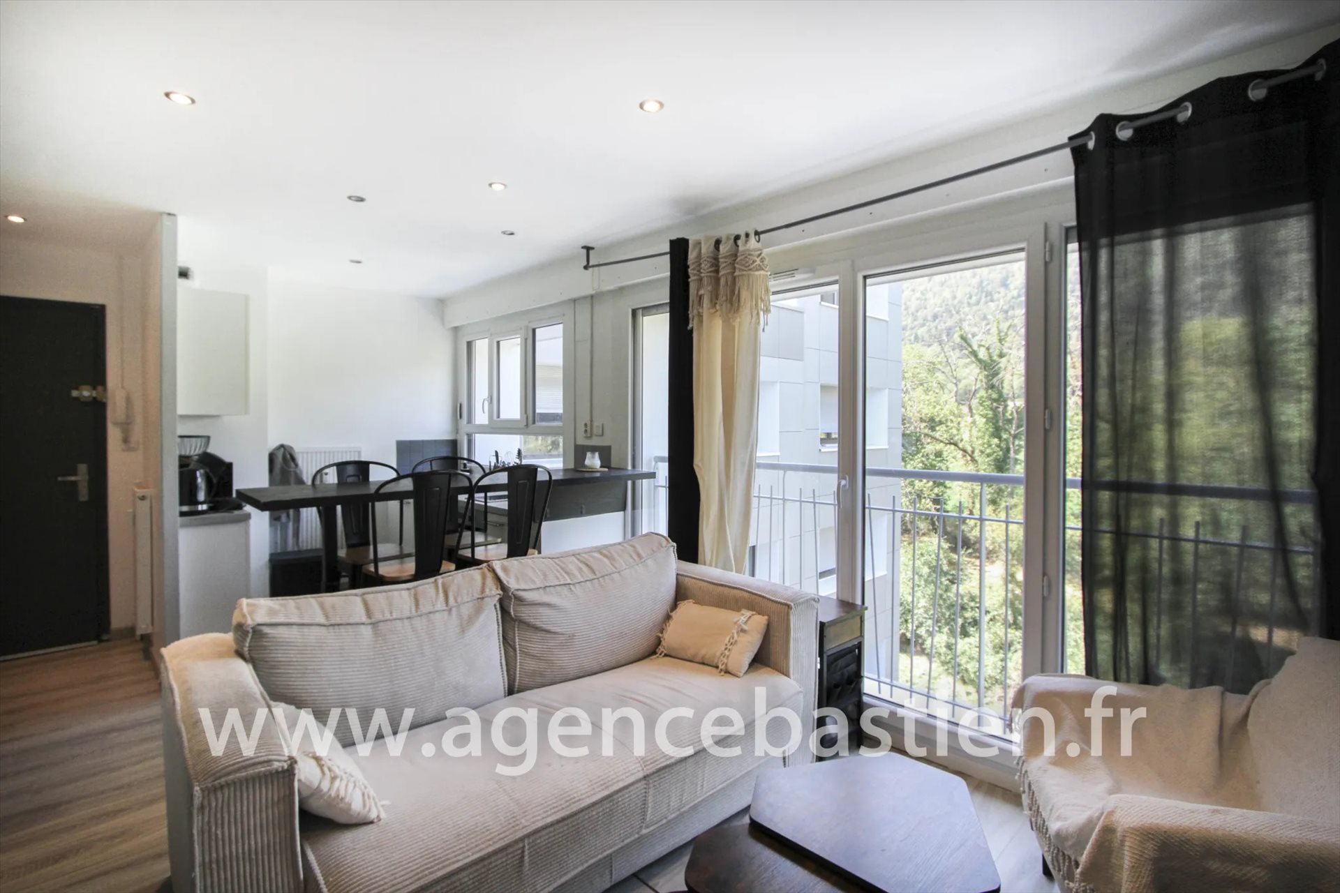 Appartement à louer, 31m², Gex
