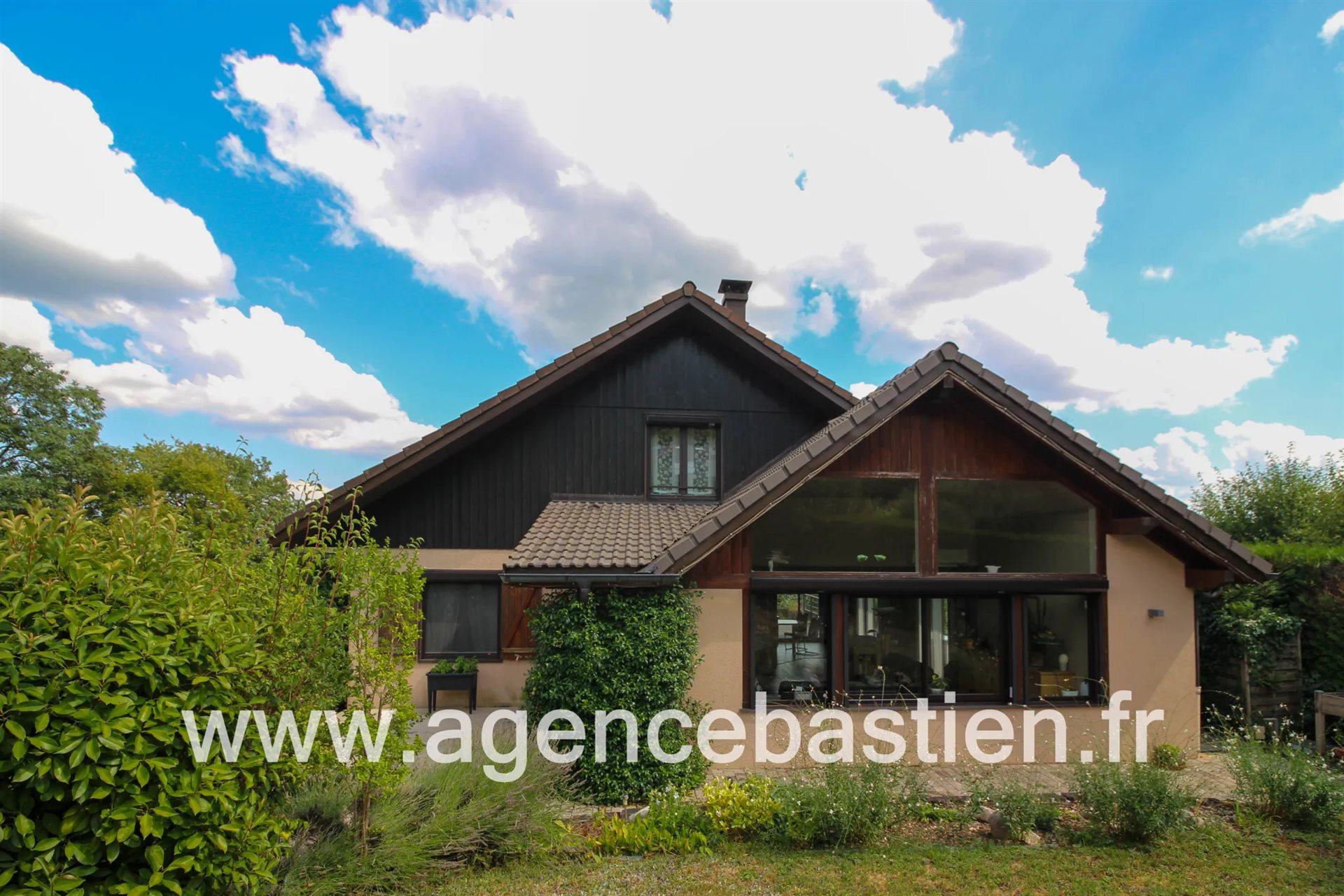 Maison à vendre, 183m², Thoiry