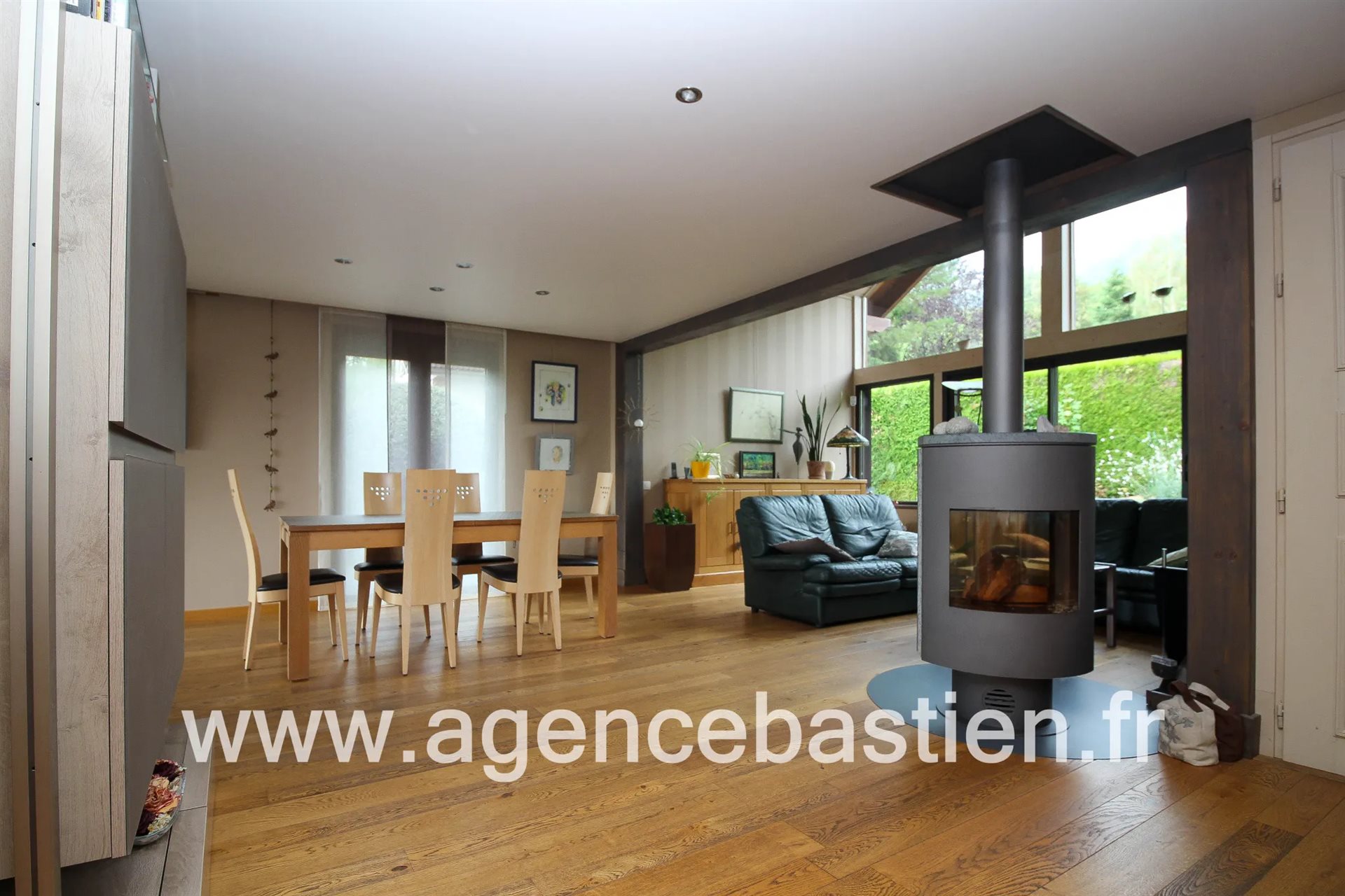 Maison à vendre, 183m², Thoiry