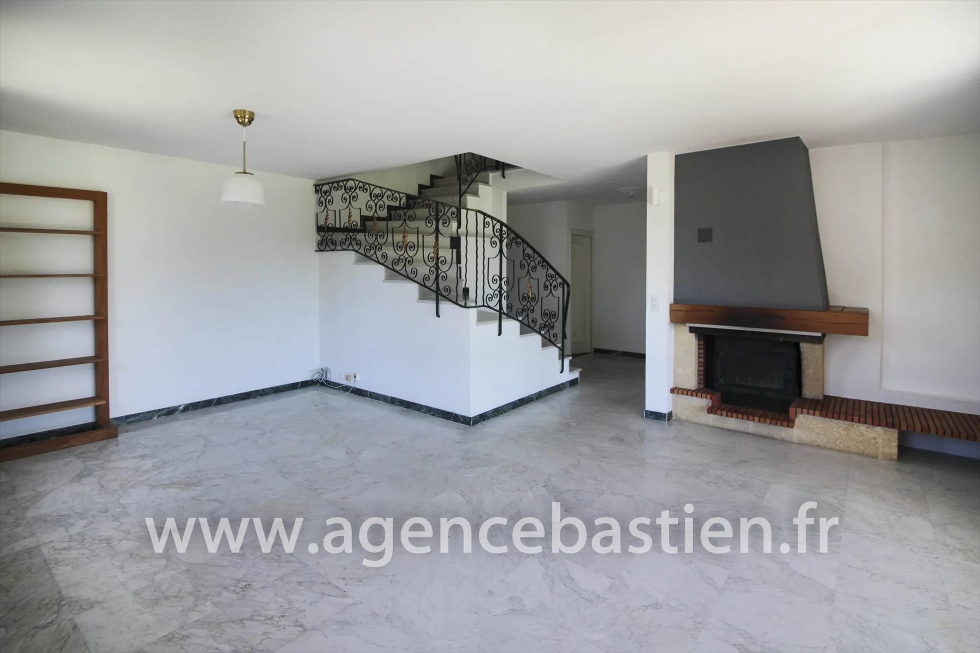 Maison à louer, 170m², Divonne-les-Bains