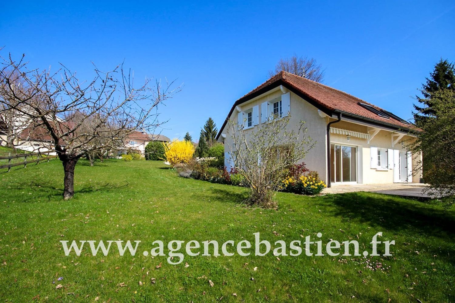 Maison à louer, 133m², Grilly