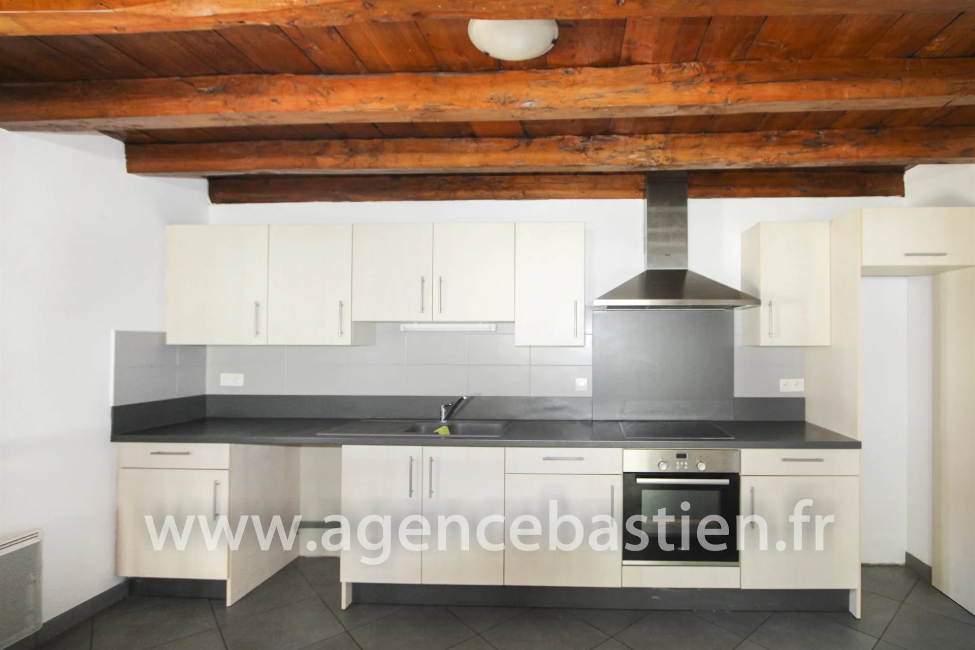 Appartement à louer, 78m², Péron