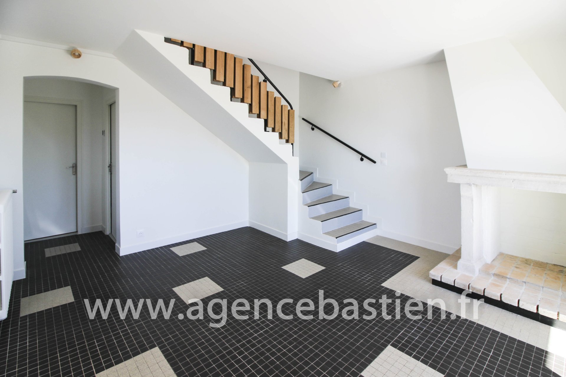 Maison à louer, 85m², Gex