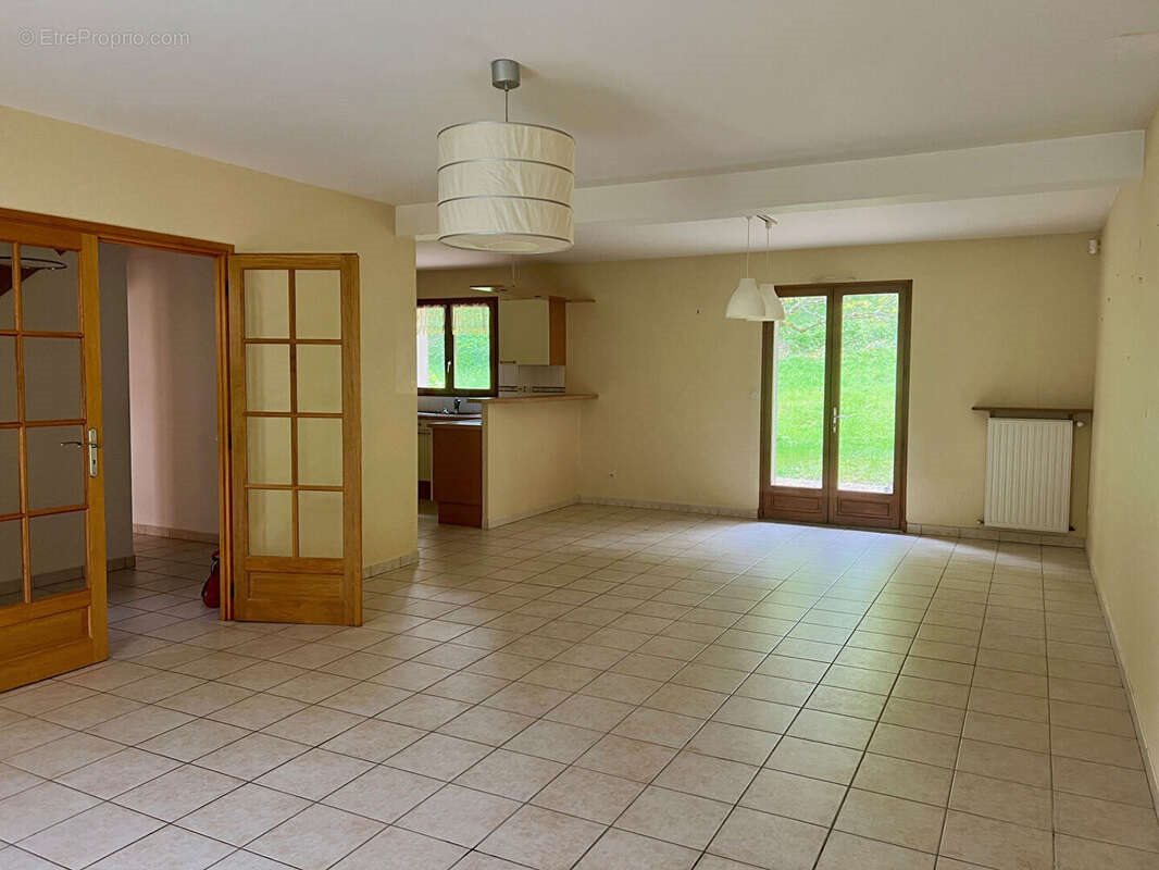 Maison à vendre, 123m², Nazelles-Négron