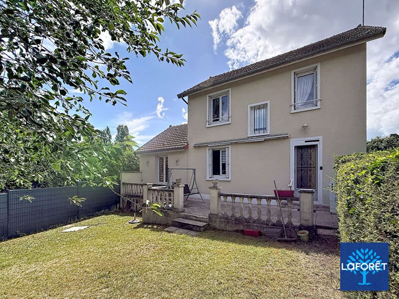 Maison à vendre, 102m², Saint-Gervais-la-Forêt