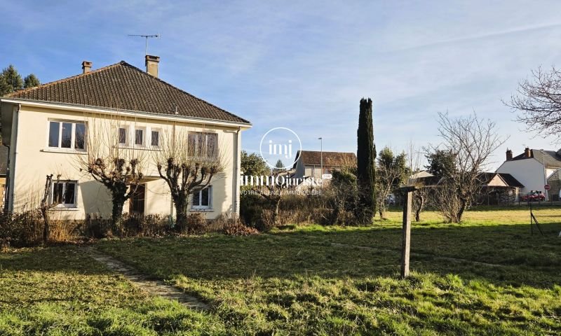 Maison à vendre, 165m², Saint-Yrieix-la-Perche