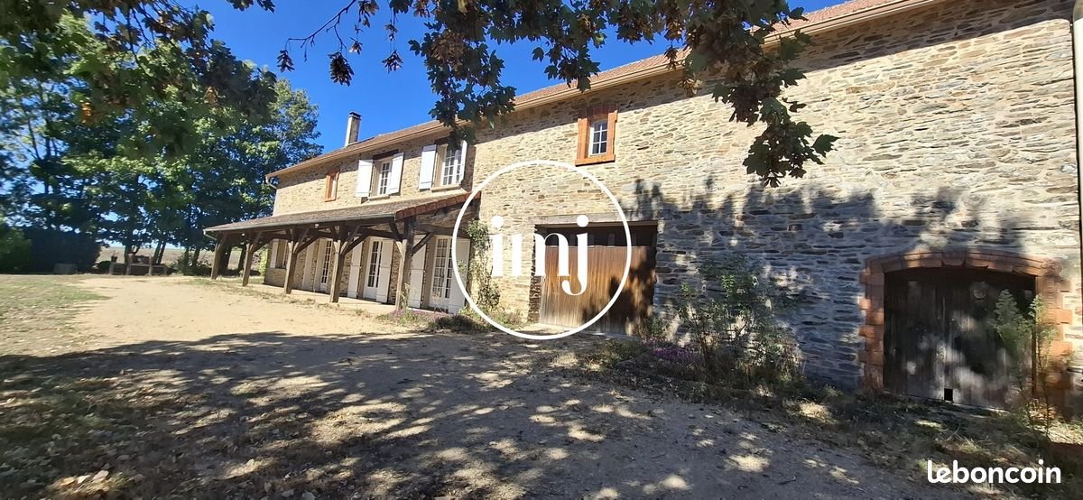 Maison à vendre, 257m², Saint-Yrieix-la-Perche