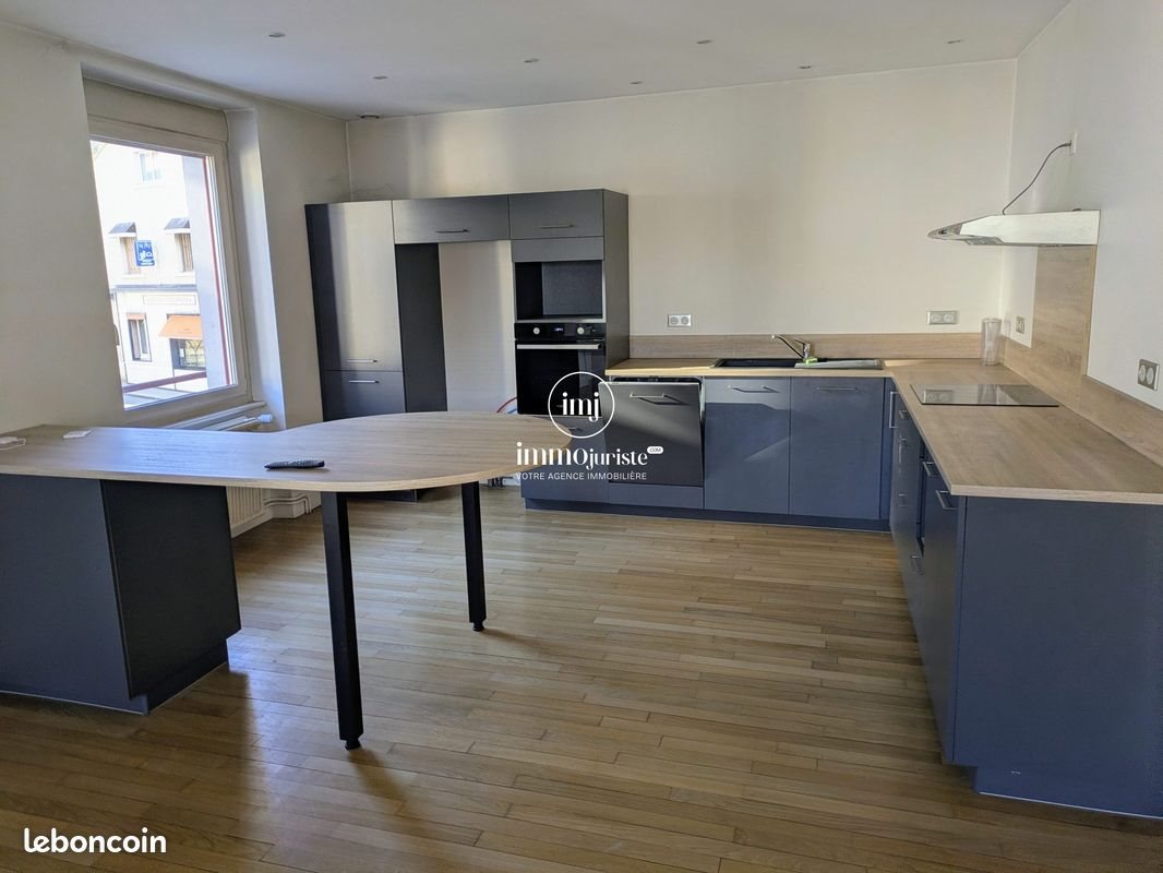 Maison à vendre, 176m², Saint-Laurent-sur-Gorre