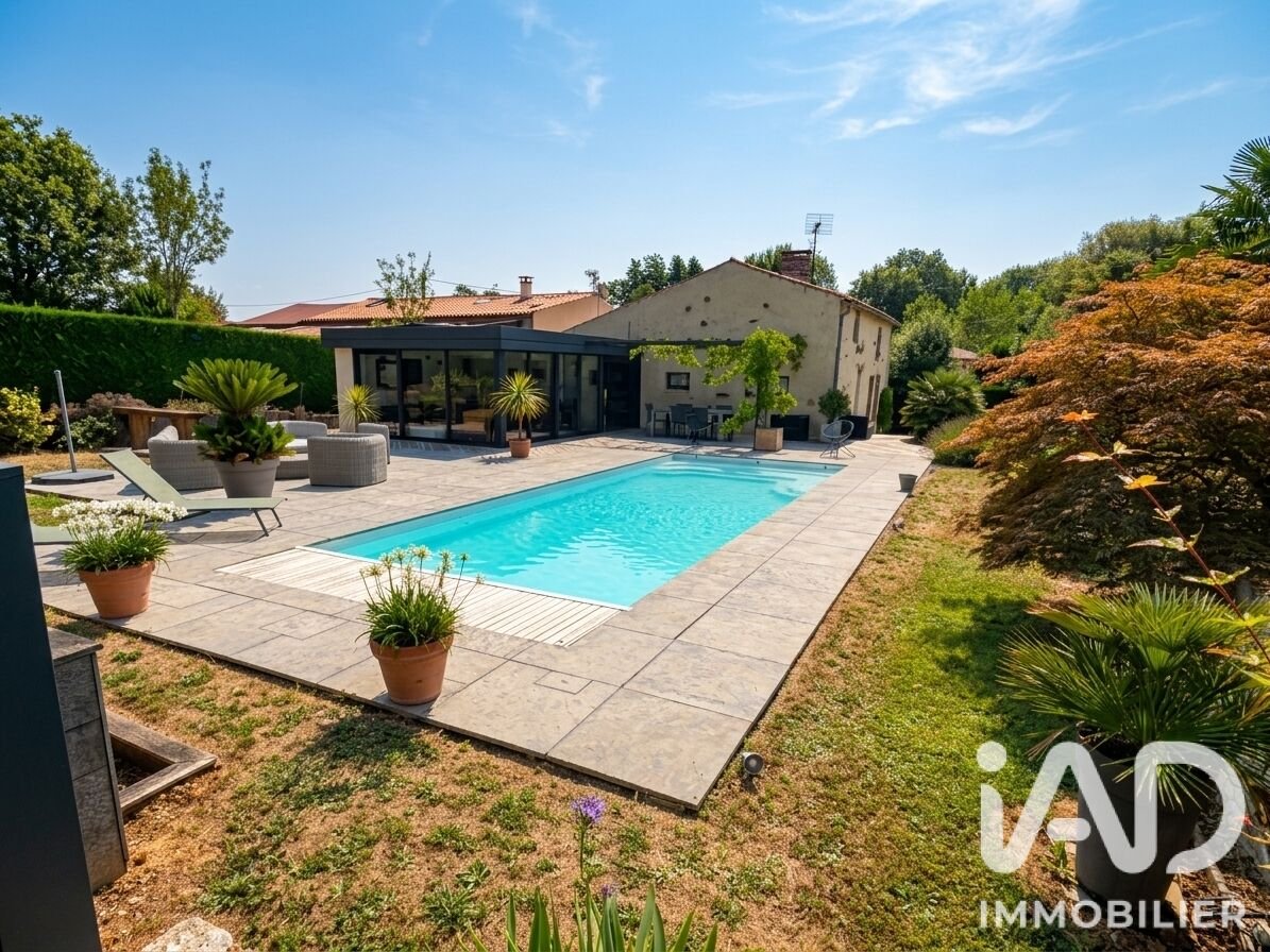 Maison à vendre, 244m², Saint-Cyr-des-Gâts