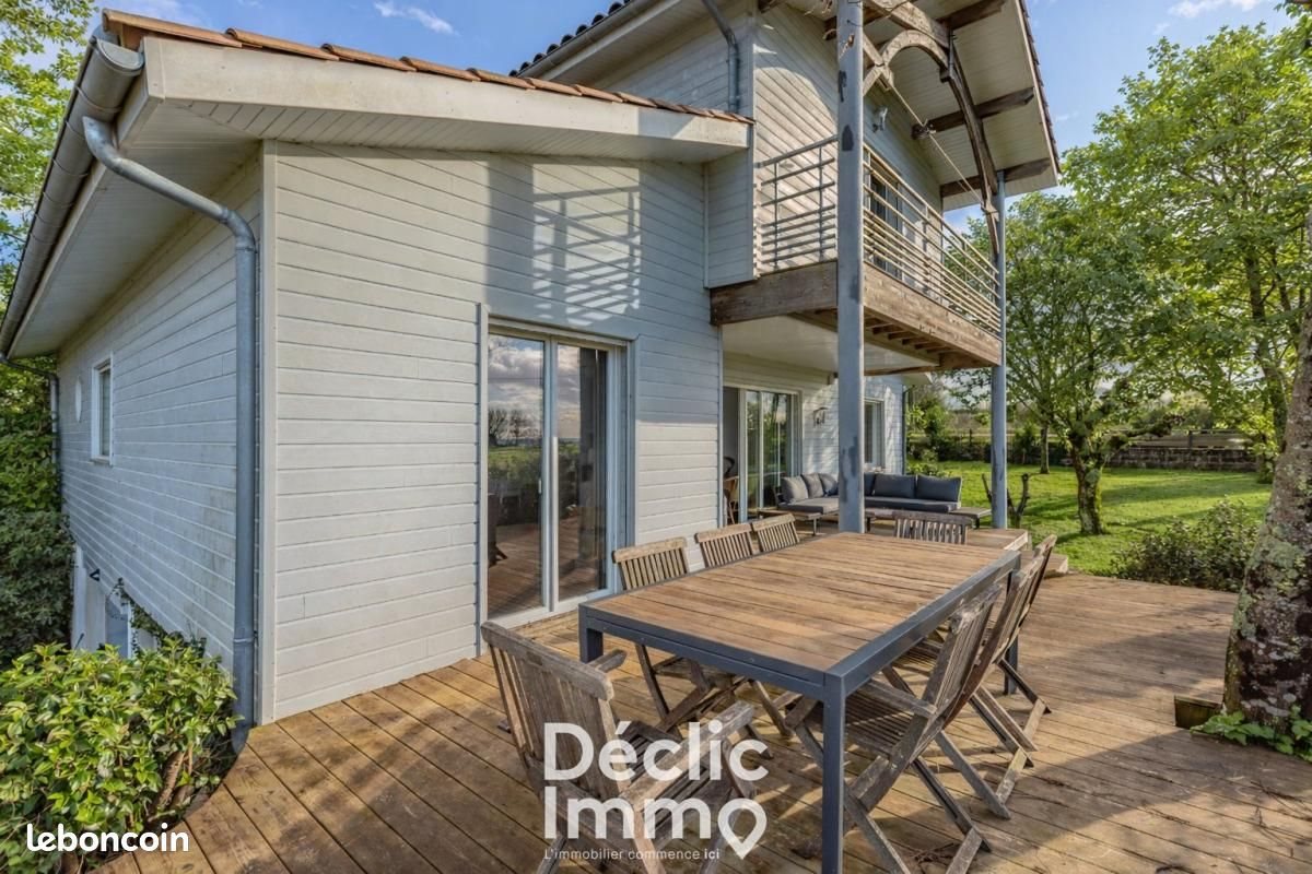 Maison à vendre, 226m², Carignan-de-Bordeaux