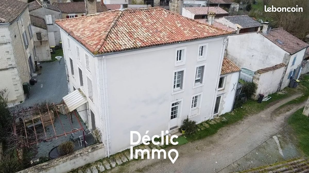 Maison à vendre, 246m², Le Vanneau-Irleau